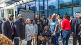 “Un momento decisivo”. Levine Cava inaugura un monumento histórico dedicado a Arthur McDuffie