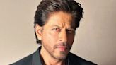 Shah Rukh Khan Flies To US For An Eye Surgery