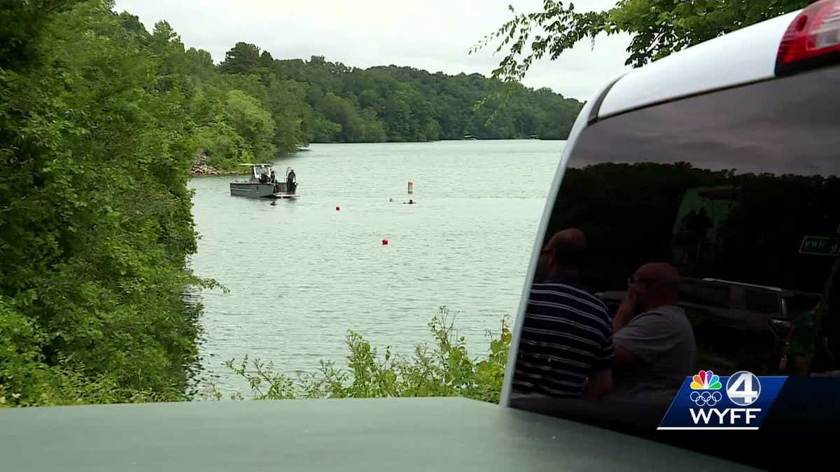 Body recovered during search for two students in Lake Hartwell