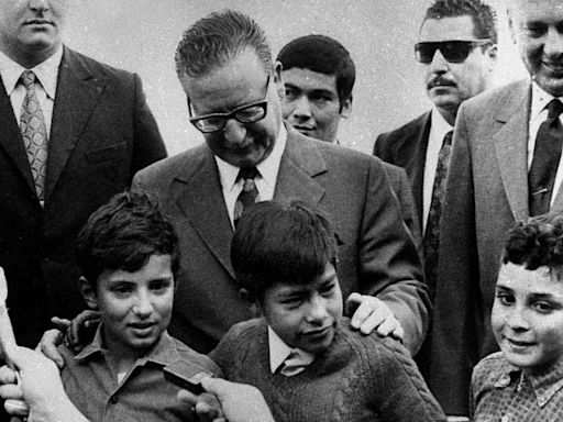 El día que Salvador Allende buscó “mejorar la raza chilena”: la historia de la eugenesia en el país - La Tercera