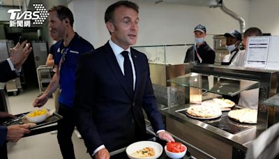 巴黎奧運倒數計時！ 法總統馬克洪挑戰選手村食物