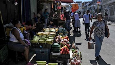 El espejismo de la economía de Venezuela: compras en dólares y el crecimiento más alto de la región después de la debacle