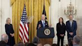 El presidente Biden y la vicepresidenta Harris divulgan sus estados financieros de 2023