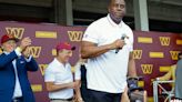 LOOK: Commanders linebacker Bobby Wagner with minority owner Magic Johnson