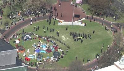 Officers withdraw after surrounding protest at Northeastern Univ.