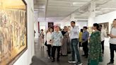 葛葆萱參觀印度油畫展 (圖)