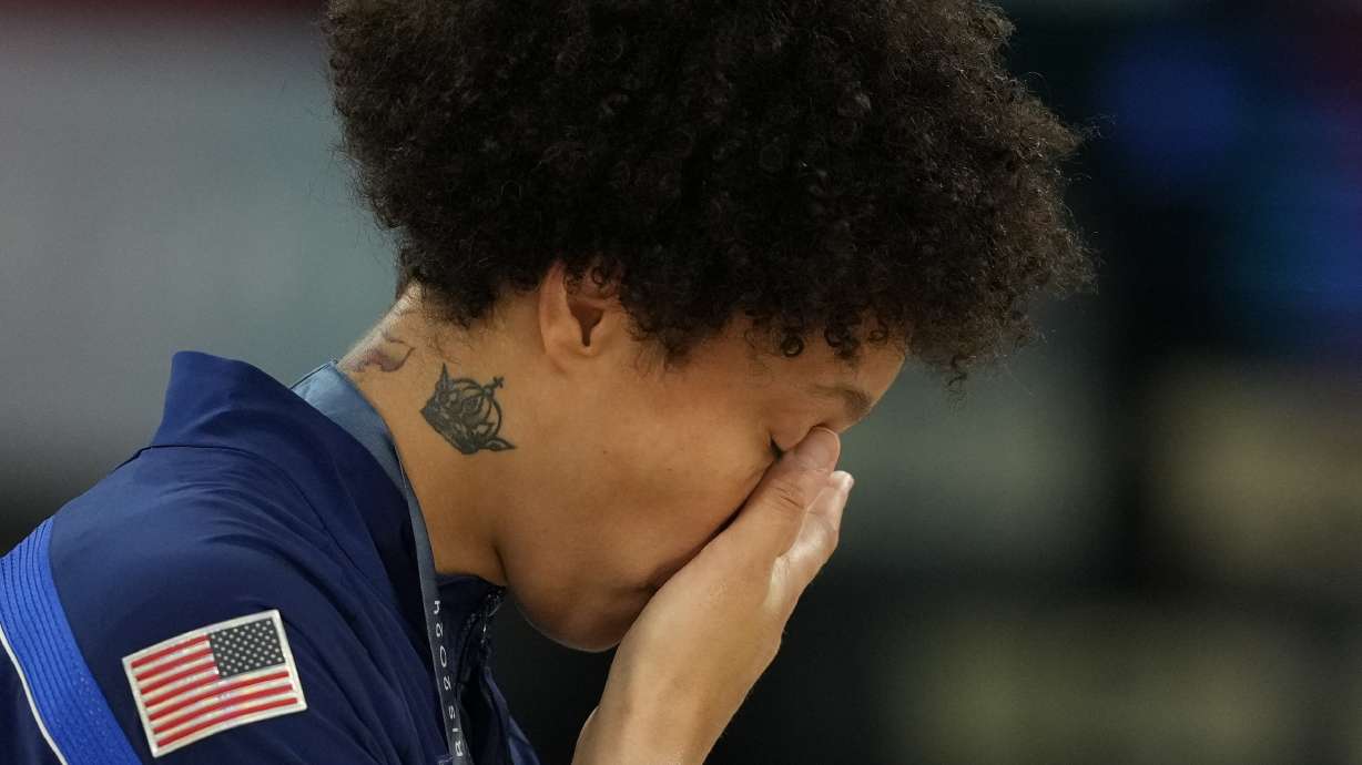 Brittney Griner lets tears flow during national anthem after U.S. women win gold