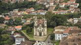 Polícia procura motorista que derrubou parte de muro da Igreja de São Francisco de Assis, em Ouro Preto (MG)