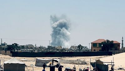 Israel bombardeia centro e Sul da Faixa de Gaza e avança em Rafah