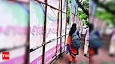 Court takes aim at illegal boards in Kochi, seeks police report | Kochi News - Times of India