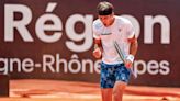 Tomás Etcheverry y otro paso firme: llegó a la final del ATP 250 de Lyon