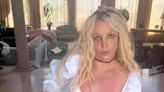 Britney Spears solo estaba trolleando gente con su video de baile con cuchillos