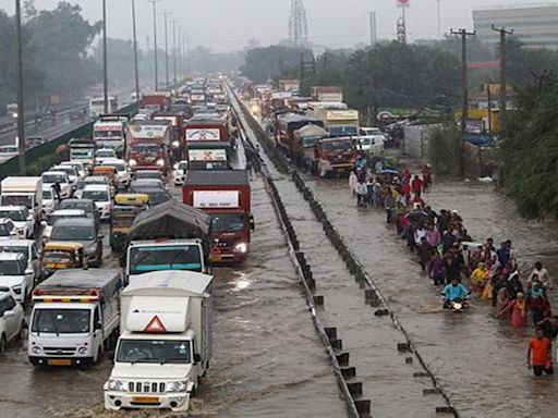 Intense monsoon hits Kerala: Heavy rainfall disrupts daily commute, Schools and Colleges shut in six districts