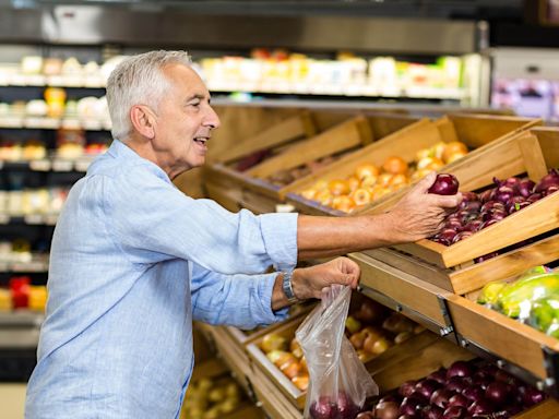 Experts Suggest 5 Frugal Shopping Habits for Retired Boomers To Pick Up