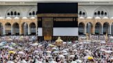 Egipto revocará licencias de empresas turísticas del Hajj por peregrinaciones ilegales tras centenares de muertes por calor