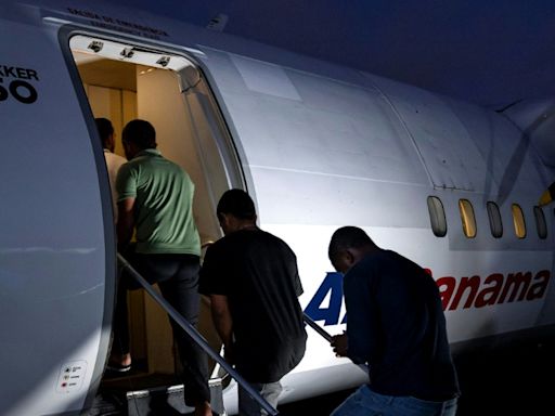 Panamá deporta a 30 migrantes colombianos con antecedentes criminales