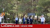 Lucrecia Rodríguez de Vera y Francisco Villaescusa asisten al acto de Izado de Bandera Solemne con motivo del X aniversario del juramento y proclamación del Rey Felipe VI