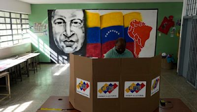 Los claroscuros del sistema de votación electrónico que el chavismo define como “el mejor del mundo” - La Tercera
