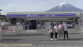 拉黑幕也沒用？！ 遊客「從旁取景」和富士山拍照-台視新聞網