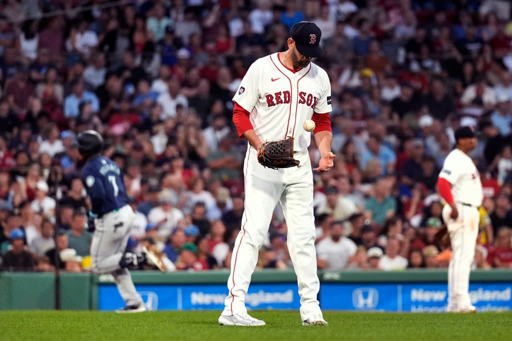 Red Sox commit three errors for second time in three nights, lose to Mariners 10-6