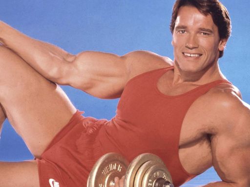 Arnold Schwarzenegger's Single Arm & Leg Superset Workout for Even Gains