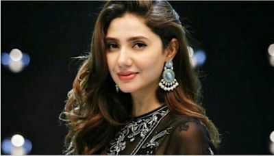 Pak actor Mahira Khan reacts after person throws things at her on stage
