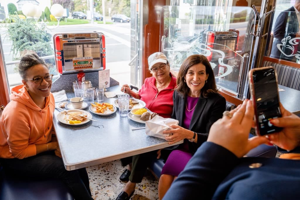 We went to a diner with Hochul