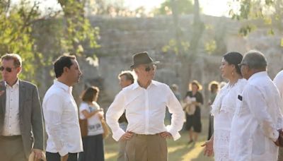 Recorren reyes de Suecia, Carlos XVI Gustavo y Silvia, la zona arqueológica de Uxmal en Yucatán
