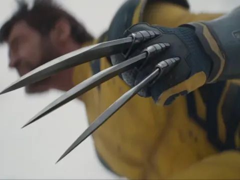 Deadpool & Wolverine: Sabretooth vs. Logan Teased in New Footage