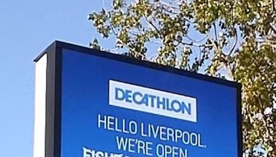 El ingenioso anuncio que ha puesto Decathlon en Liverpool