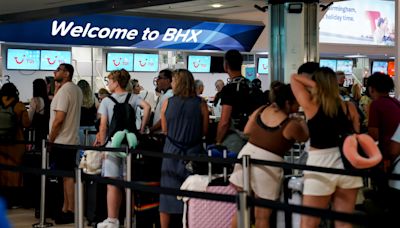 Air passengers told to go home if flight cancelled following global IT outage