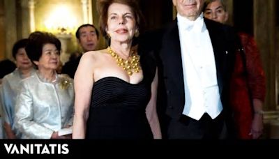 La fiesta de cumpleaños de Mario Vargas Llosa, en fotos: del brazo de Patricia y con dos tartas