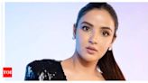 Jasmine Bhasin shares an update with fans on eye infection after corneal damage from lenses - Times of India