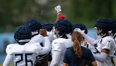 Tennessee Titans' rookies hoping their cellphone usage pays off in the long run