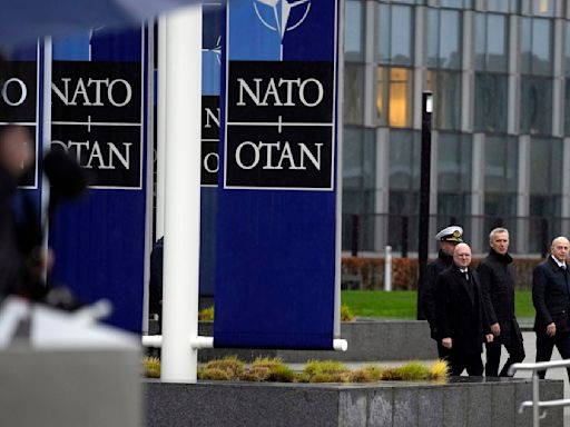 What is the NATO military alliance and how is it helping Ukraine?