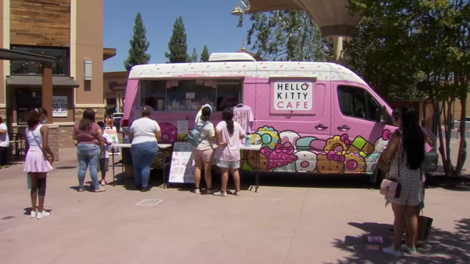 Popular Hello Kitty Cafe Truck returning to Fresno