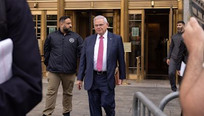 FBI Witness Adds Up the Cash, Gold Bars at Bob Menendez’s House