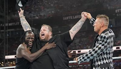 Jelly Roll Performs — and Gets in the Ring! — at WWE SummerSlam in Cleveland, MGK Joins in Too