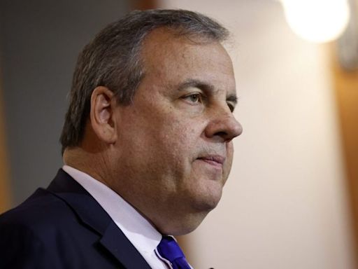 Christie says Biden ‘stupid’ for not reaching out to him