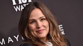 Jennifer Garner Takes Up Bird Watching and Simply Can't Get Enough