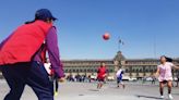 Después del 8M, mujeres toman la plancha del Zócalo para jugar futbol contra la violencia