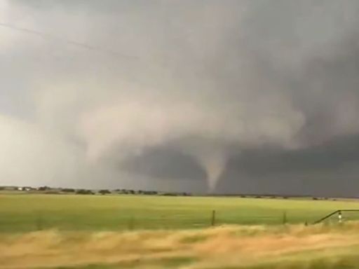 Tormentas con tornados en EE.UU. dejan al menos 19 personas muertas