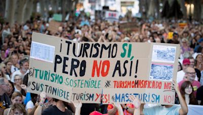 Majorca protest: Thousands join march against mass tourism through streets of Palma