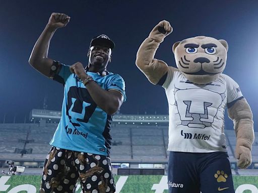 VIDEO: Najee Harris, estrella de los Steelers, bailó el ‘Ratón Vaquero’ en partido de Pumas