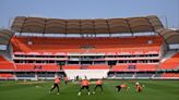 Rajiv Gandhi International Stadium, Hyderabad: IPL records and pitch report, average scores, highest wicket-takers and runscorers ahead of SRH vs MI | Sporting News India