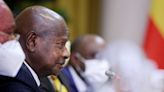 El presidente de Uganda llama a los homosexuales "desviaciones de lo normal"