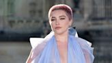 Florence Pugh se inspira y deja poco a la imaginación en glamuroso vestido transparente