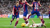 Real Madrid - Barcelona | Dudoso penalti en contra del Barça en el Bernabéu, el primero de la temporada