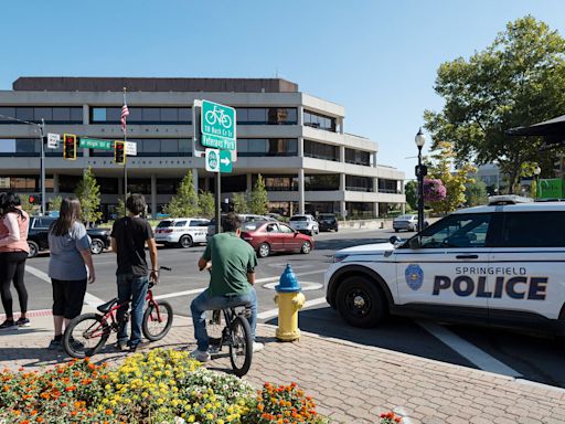 Bomb threats force second consecutive day of school closures in Springfield, Ohio