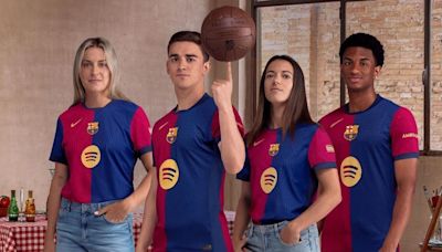 El Barcelona presenta su nuevo uniforme, un homenaje al de 1899